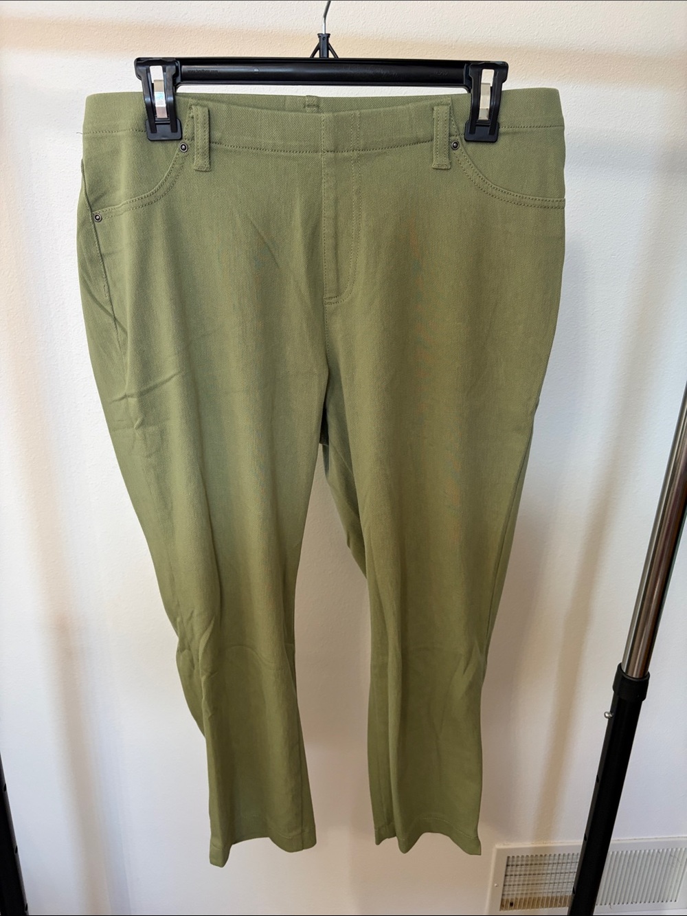 NEW listing XL Time and Tru Crop/Ankle jeggings